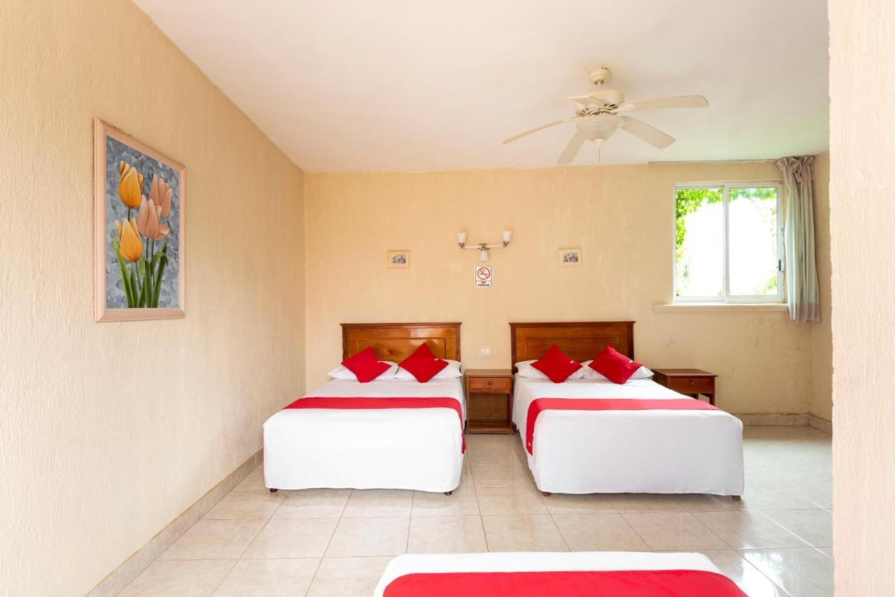 OYO Hotel Casa Regina Felipe Carrillo Puerto Exterior foto